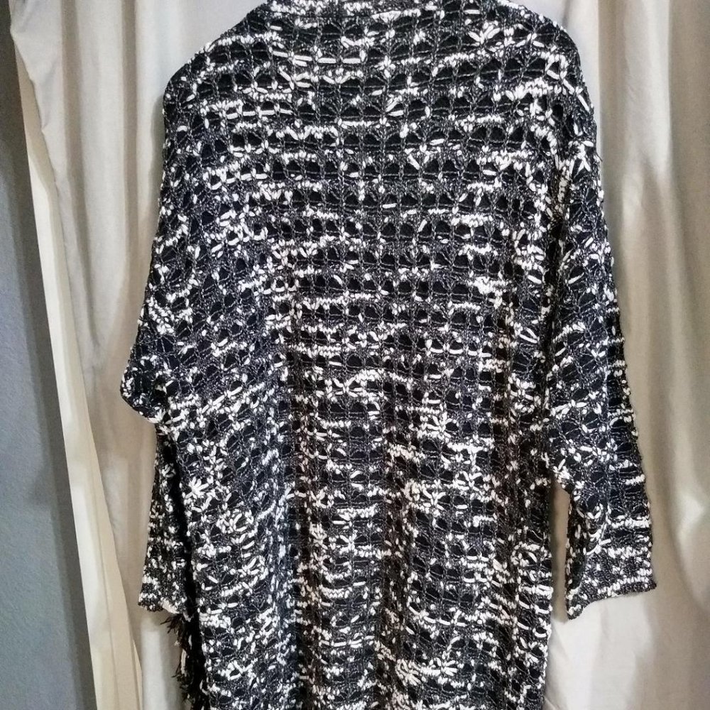 FoxieDox NWT Large black and white duster cardigan sweater PTP approx 25” - Picture 6 of 9